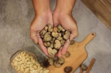 KERNEL CASHEW NUT Grade WS, LP, SP, BB, LP “scraped”, etc. Weight (kg) Container capacity: 15.876/20ft Type WW240, WW320, WW450, SW320, SW360, - Image 2